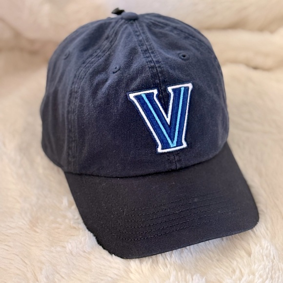 47 Other - New with tags Navy blue Villanova baseball hat ‘47 Lg